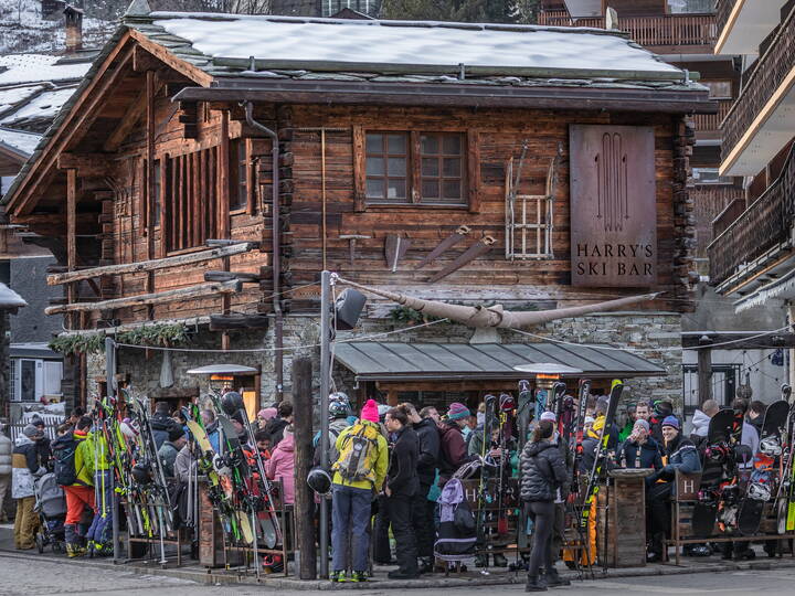 Harry's Ski Bar – Matterhorn Lodge Zermatt